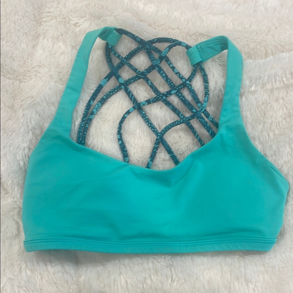 Lululemon free to be bra size 4